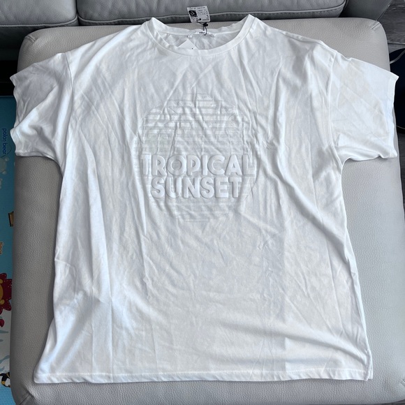 NWT - Mango Women’s Printed Embossed Letters Oversized Short Sleeve Tee - M/L - Picture 3 of 9